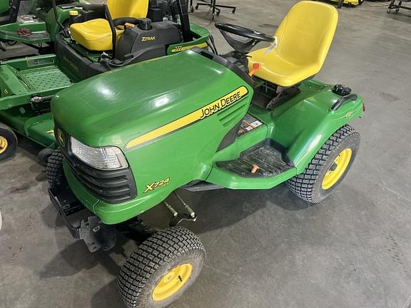 2006 John Deere X724 Equipment Image0