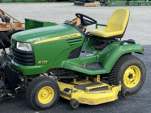 2006 John Deere X724 Image