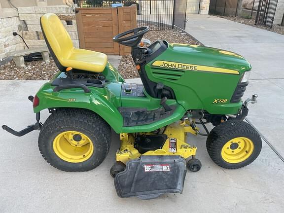 Image of John Deere X728 equipment image 2