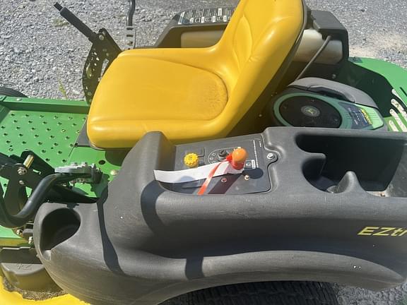 Image of John Deere Z225 equipment image 4