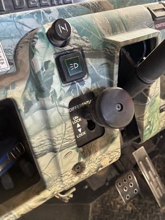 Image of Kawasaki Mule 3010 equipment image 4