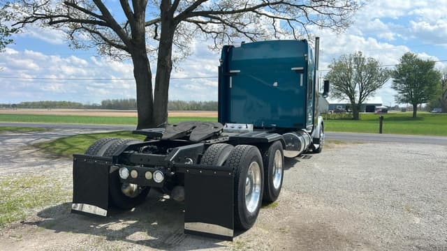 Image of Kenworth T800 equipment image 3