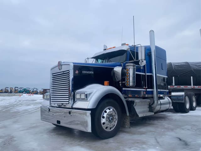 Image of Kenworth W900 equipment image 2