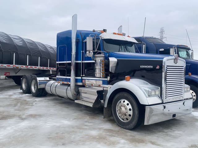 Image of Kenworth W900 equipment image 4