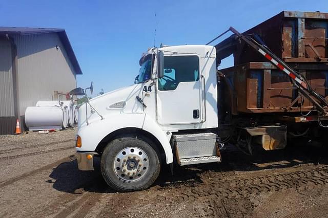 Image of Kenworth T300 equipment image 3