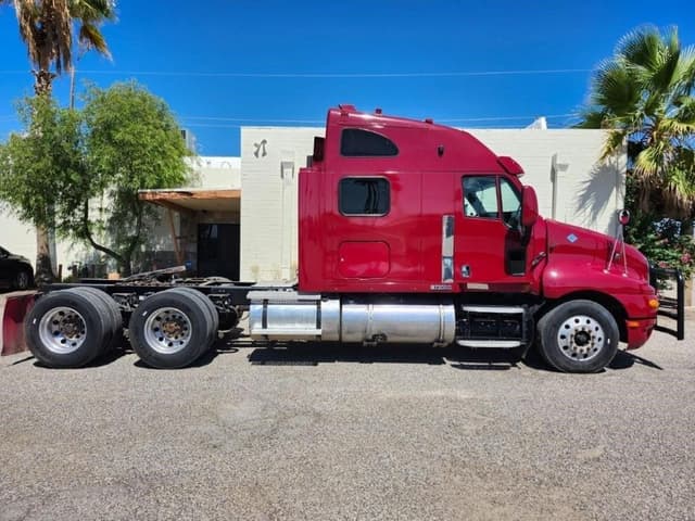 Image of Kenworth T2000 equipment image 1