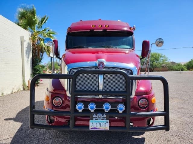 Image of Kenworth T2000 equipment image 2