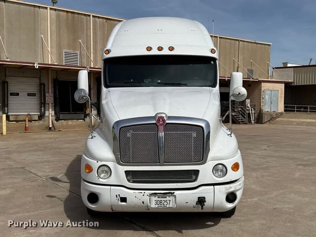 Image of Kenworth T2000 equipment image 1