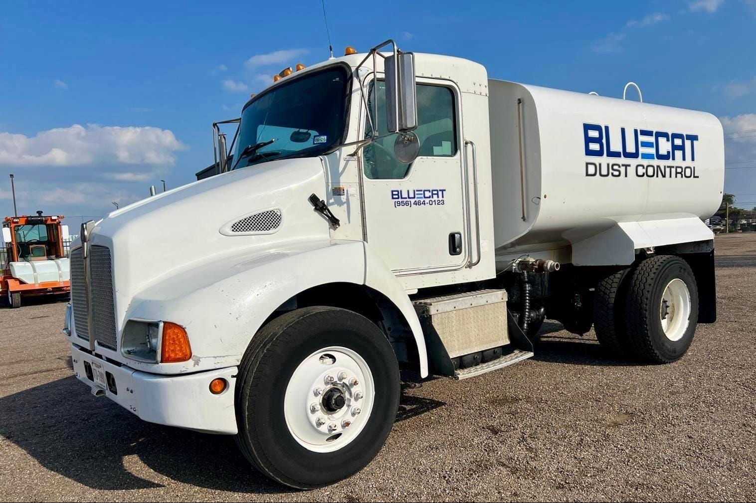 2006 Kenworth T300 Equipment Image0