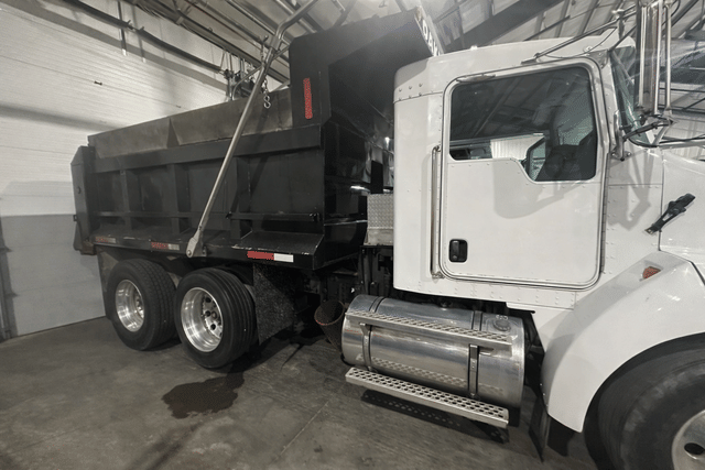 Image of Kenworth T300 equipment image 1