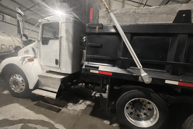 Image of Kenworth T300 equipment image 4