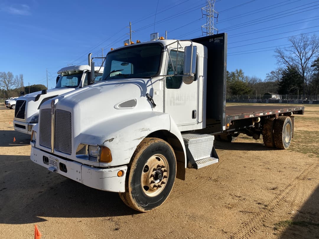 Image of Kenworth T-300 Primary image