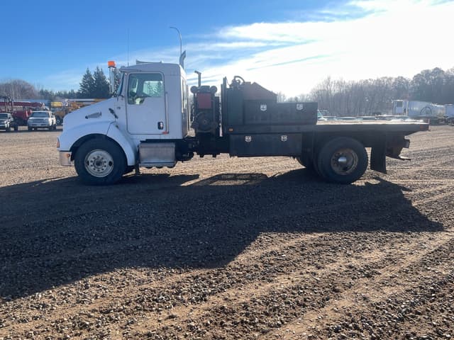Image of Kenworth T300 equipment image 1