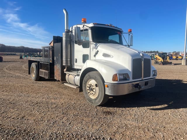 Image of Kenworth T300 equipment image 1