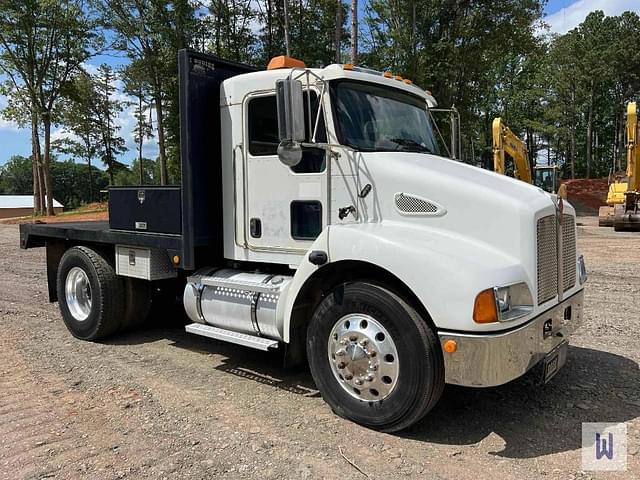 Image of Kenworth T300 equipment image 2