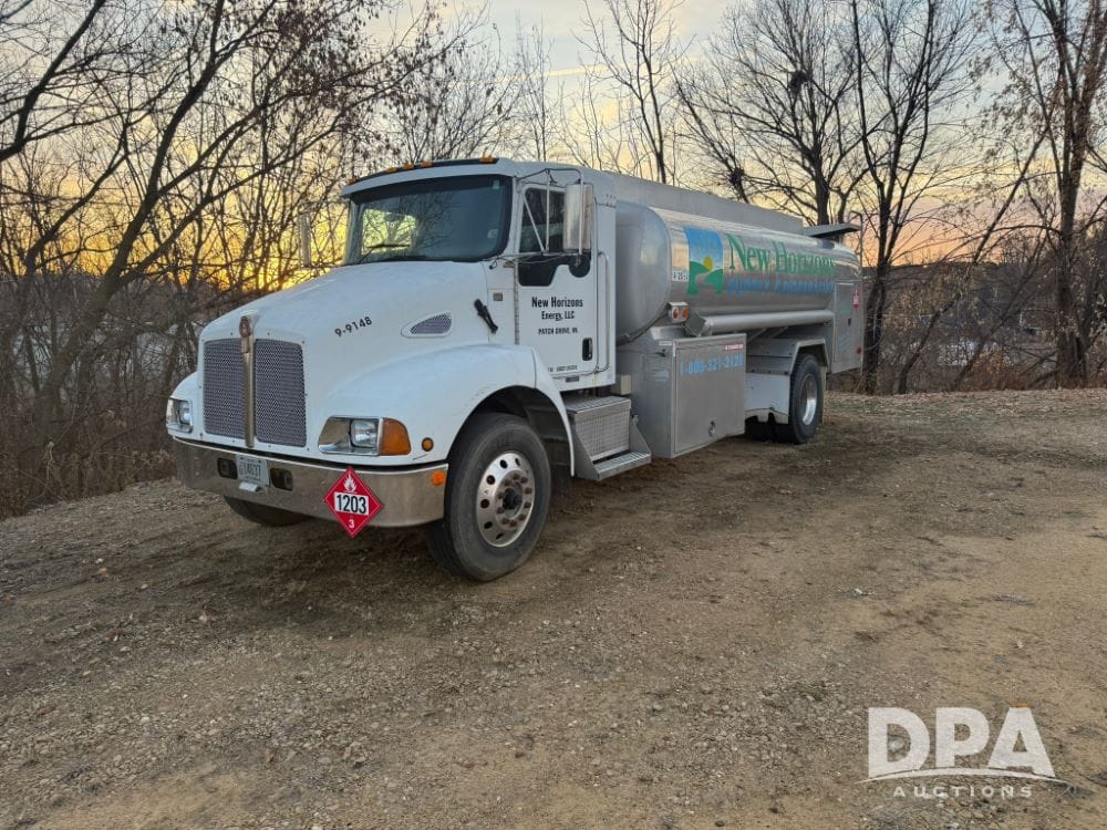 2006 Kenworth T300 Equipment Image0