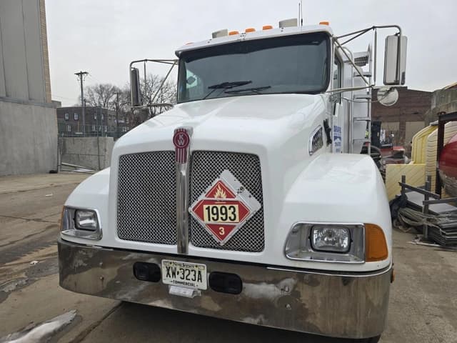 Image of Kenworth T300 equipment image 2