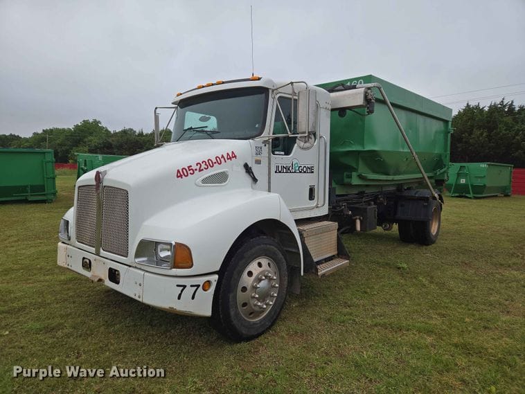 2006 Kenworth T300 Equipment Image0