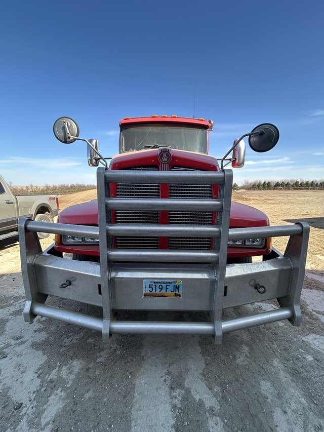 Image of Kenworth T600 equipment image 1