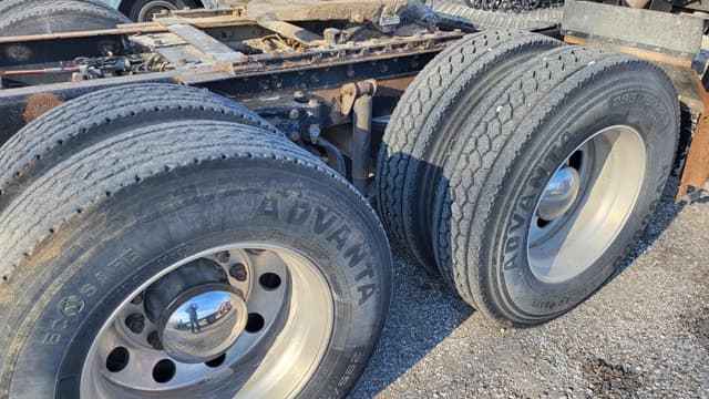 Image of Kenworth T600 equipment image 4