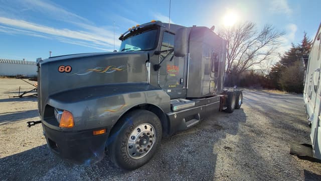 Image of Kenworth T600 equipment image 1