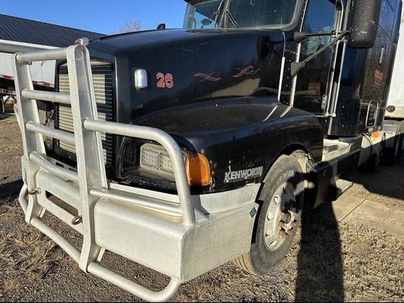 Image of Kenworth T600 equipment image 2