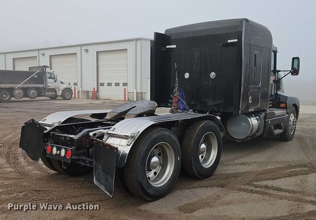 Image of Kenworth T600 equipment image 4