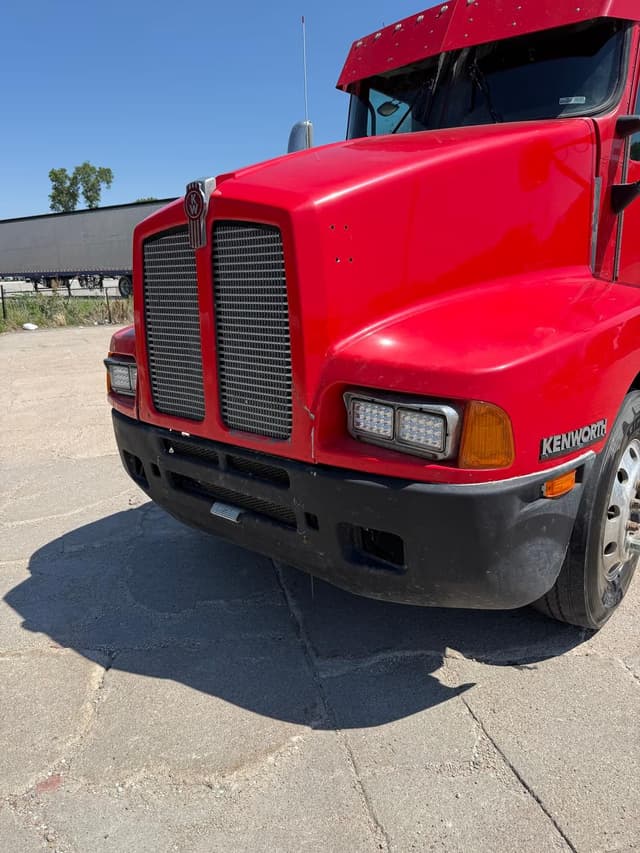 Image of Kenworth T600 equipment image 3
