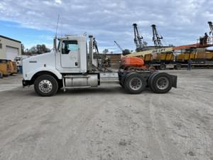 2006 Kenworth T800 Image