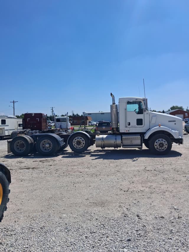 Image of Kenworth T800 equipment image 4