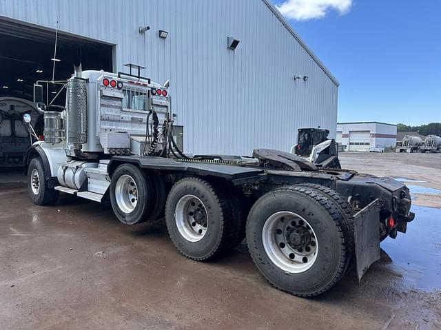 Image of Kenworth T800 equipment image 2