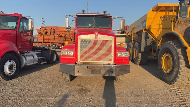 Image of Kenworth T800 equipment image 1