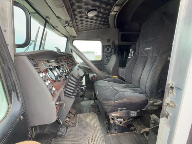 Image of Kenworth T800 equipment image 3