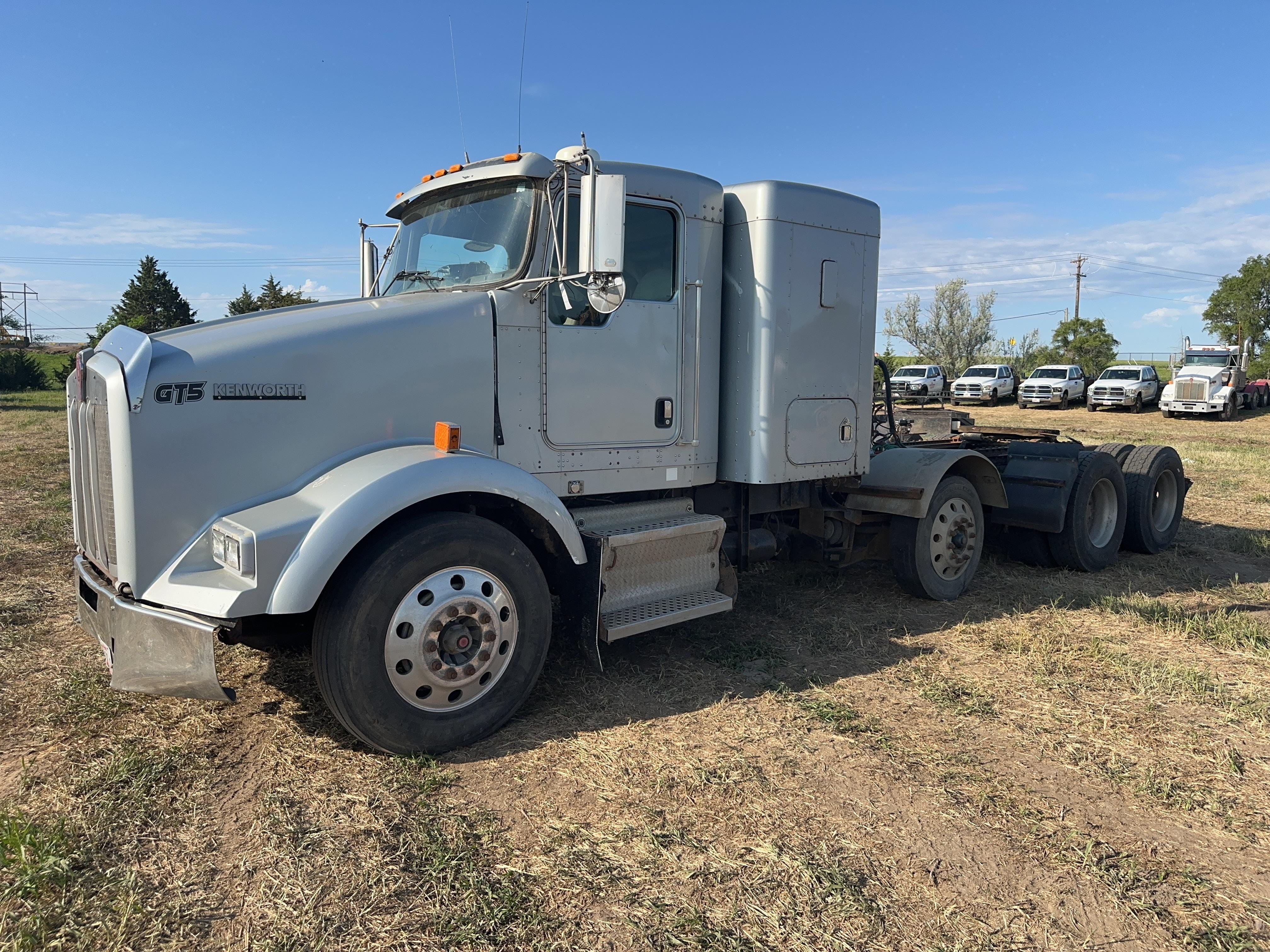 2006 Kenworth T800 Equipment Image0