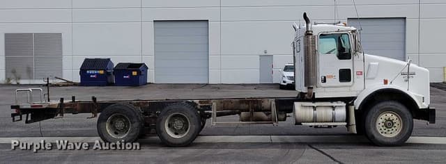 Image of Kenworth T800 equipment image 3