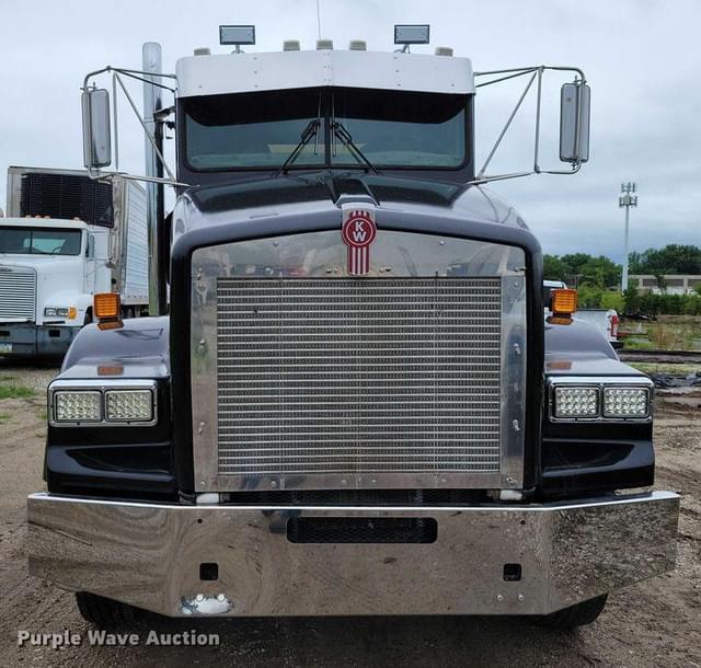 Image of Kenworth T800B equipment image 1
