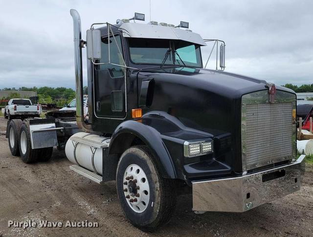 Image of Kenworth T800B equipment image 2