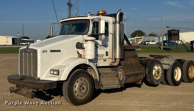 Image of Kenworth T800B Primary image