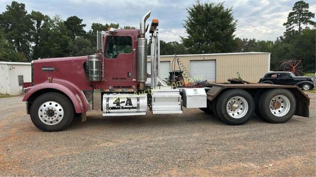 Image of Kenworth W9 equipment image 1