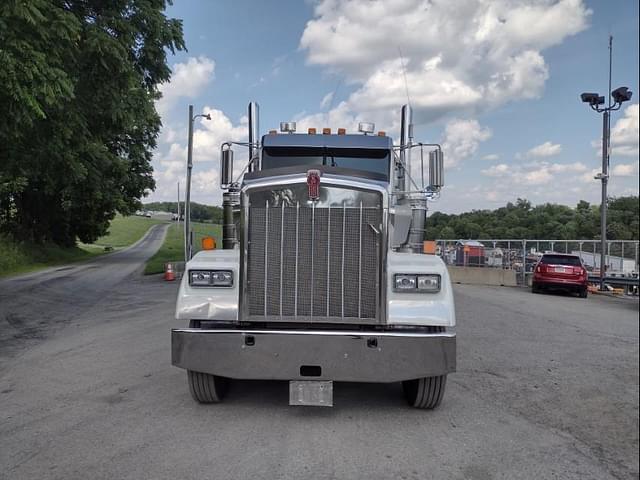 Image of Kenworth W900 equipment image 1