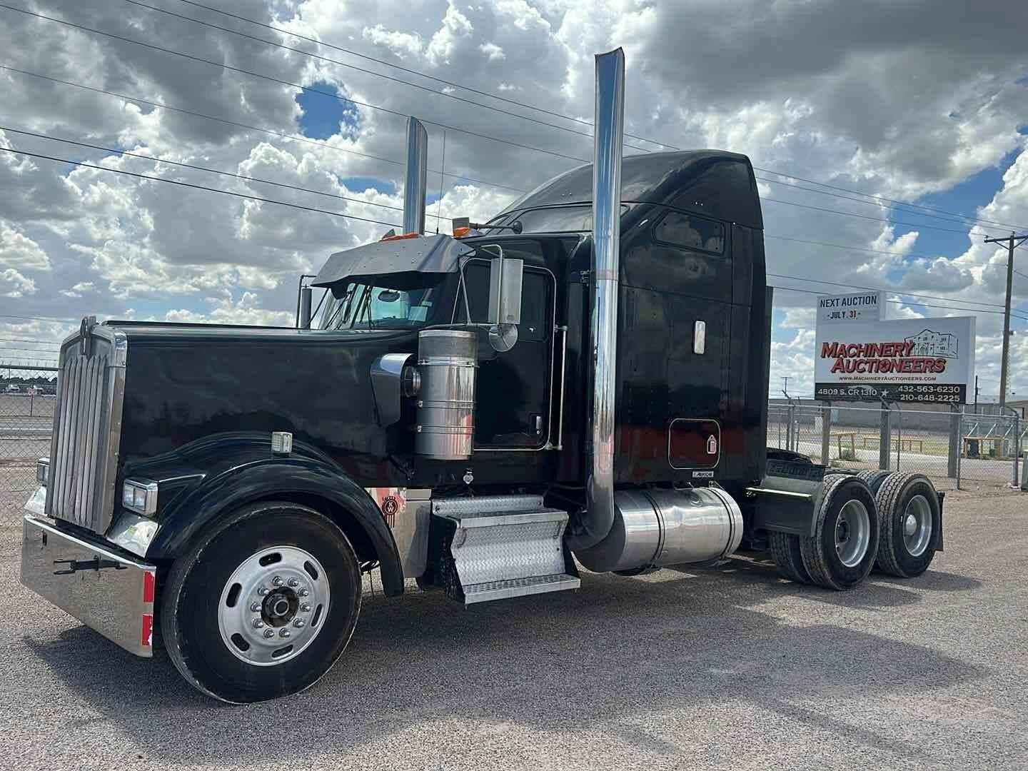 2006 Kenworth W900 Equipment Image0