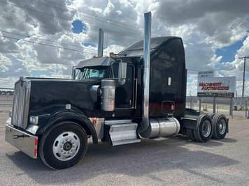 Main image Kenworth W900