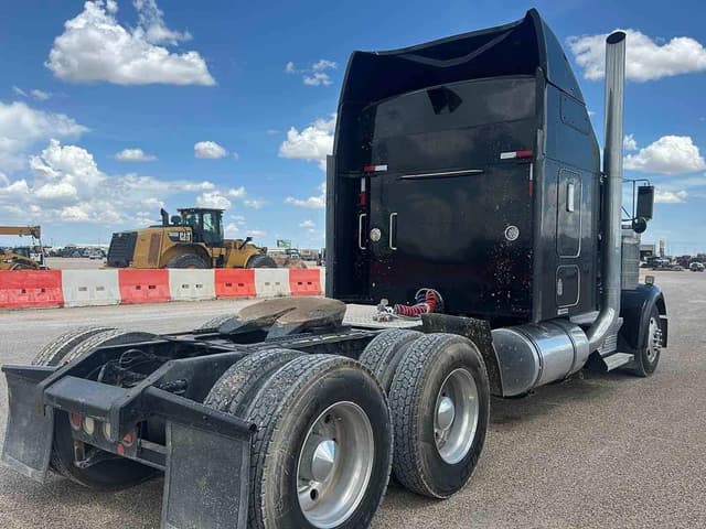 Image of Kenworth W900 equipment image 3