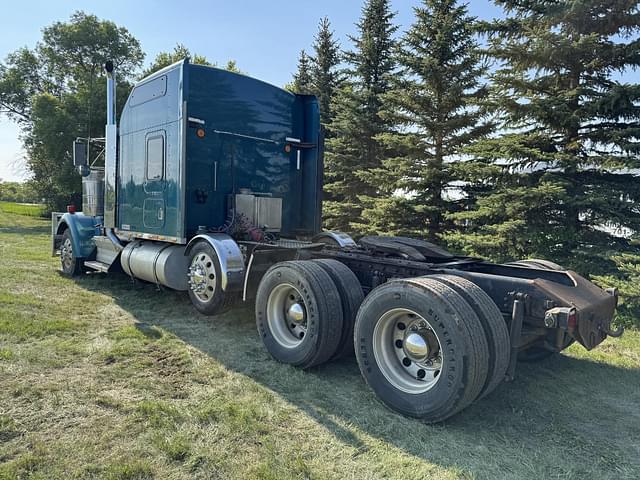 Image of Kenworth W900 equipment image 2