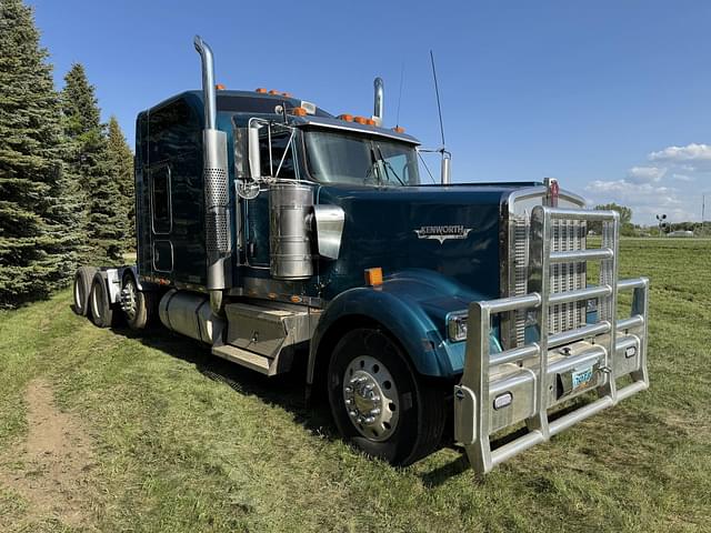 Image of Kenworth W900 equipment image 1