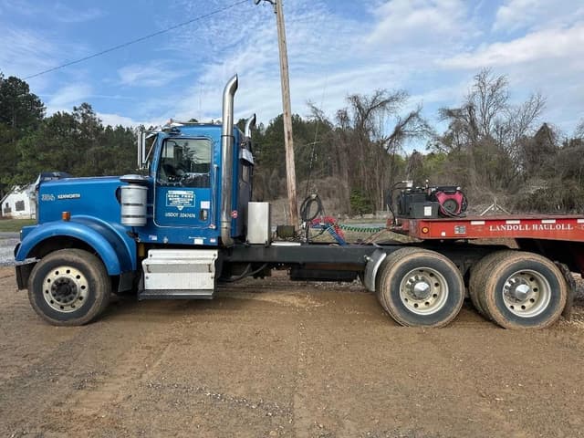Image of Kenworth W900 equipment image 1