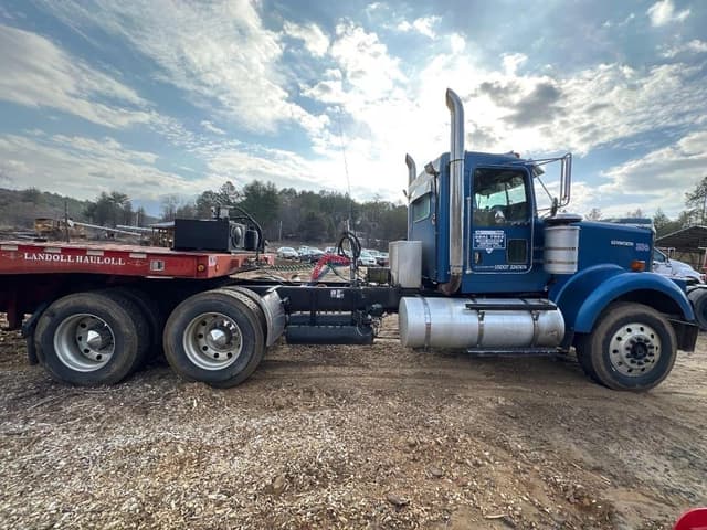 Image of Kenworth W900 equipment image 4