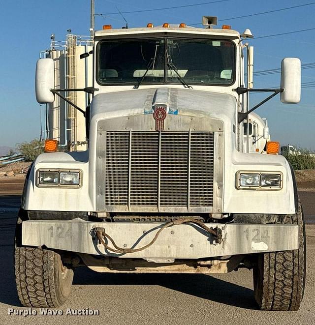 Image of Kenworth W900 equipment image 1