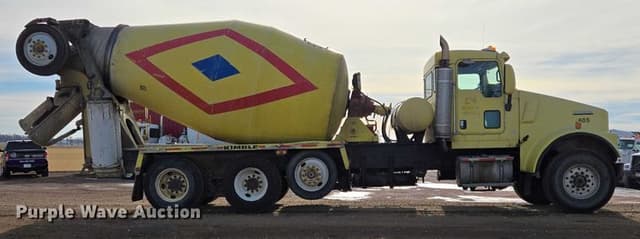 Image of Kenworth W900 equipment image 3