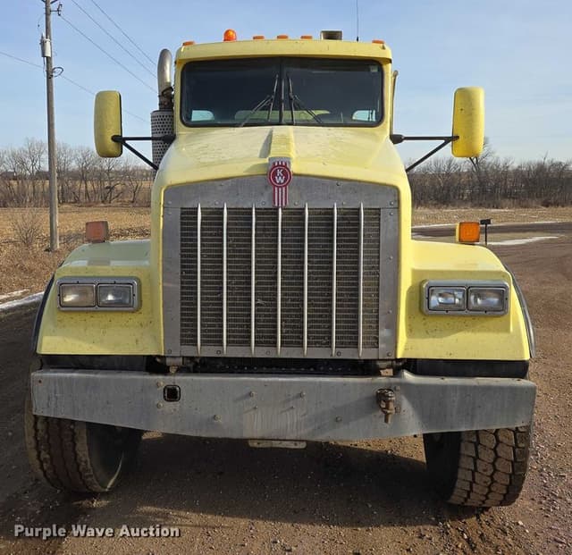 Image of Kenworth W900 equipment image 1